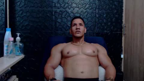 Viktor Herrera online show from February 6, 3:36 am