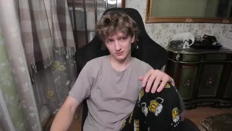 Dimoooooon online show from December 17, 1:35 am