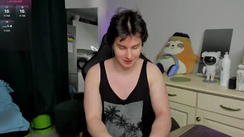 Vincent Strong online show from April 5, 2:35 pm