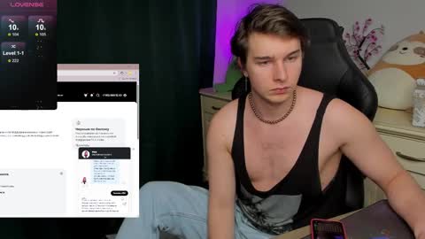 Snapshot of vincent__strong chatting on October 25, 1:24 pm Vincent Strong online show from October 25, 1:24 pm