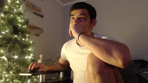Snapshot of virgil____ chatting on December 14, 1:27 pm virgil____ online show from December 14, 1:27 pm