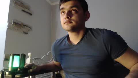 Snapshot of virgil____ chatting on January 10, 8:26 pm virgil____ online show from January 10, 8:26 pm