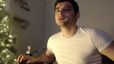 Snapshot of virgil____ chatting on December 22, 11:44 am virgil____ online show from December 22, 11:44 am