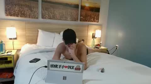 vitamnd93 online show from December 4, 3:35 am