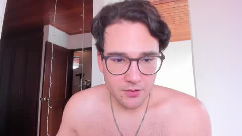 Vito Ferrer online show from February 16, 6:06 pm