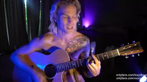 Voodoo and Lucy online show from September 24, 1:16 am