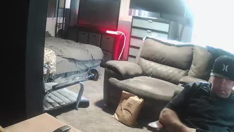 inittogetitin online show from February 3, 1:03 am