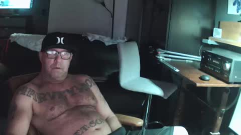 inittogetitin online show from February 11, 12:43 pm