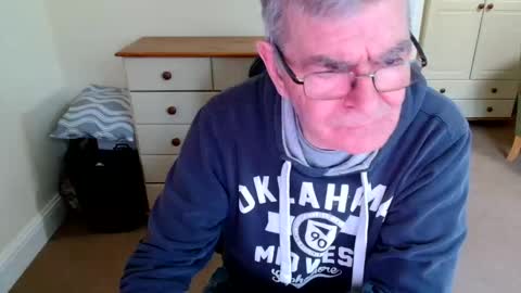 Snapshot of wanttobefree22 chatting on October 27, 2:19 pm wanttobefree22 online show from October 27, 2:19 pm