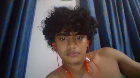 waywardcloud21 online show from January 12, 4:55 pm