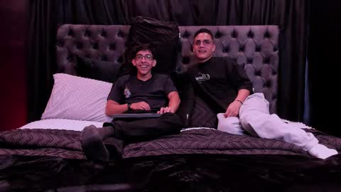 Jhonny Dick  his neighbors. online show from February 6, 8:39 pm