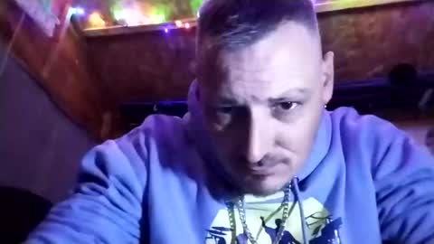 Welshdragon37 online show from December 18, 7:21 pm