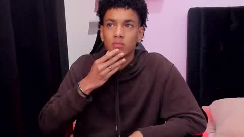 WES online show from December 17, 3:08 pm