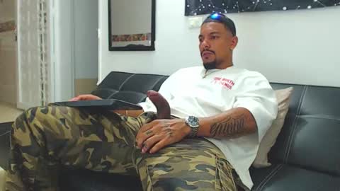 Wesley Rogger online show from November 2, 10:58 pm