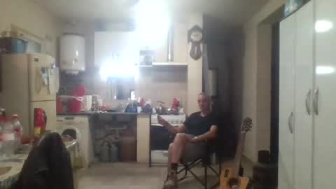 wg_colbert_noir online show from February 21, 11:55 am