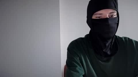 whispero_o online show from December 22, 5:37 am