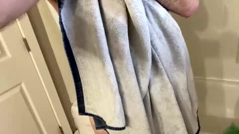 whitebooda23 online show from December 19, 2:02 pm