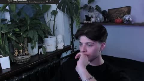 Gus online show from November 30, 8:44 pm