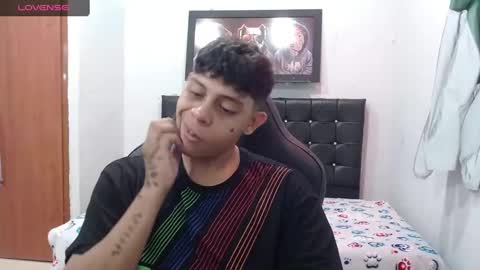 Snapshot of wiilliam_20 chatting on February 10, 11:46 am wiilliam online show from February 10, 11:46 am