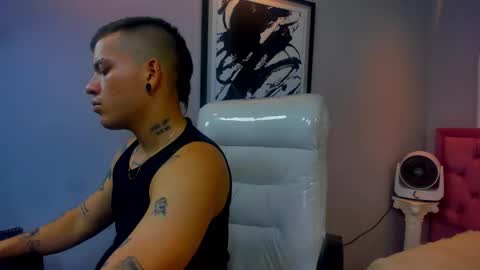 wild online show from September 22, 4:01 am