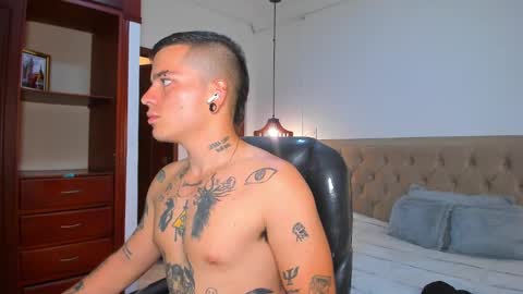 wild online show from September 24, 4:23 am