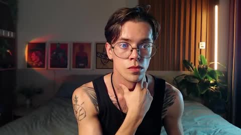 William online show from April 8, 12:25 pm