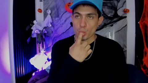 william_steel_ online show from October 22, 4:27 am