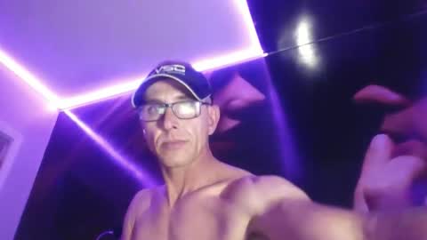 wiludoit online show from February 11, 2:49 am