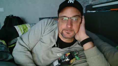 Dirty online show from October 4, 4:01 pm