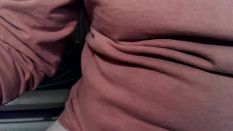 wolfreapsurass online show from December 17, 10:27 pm