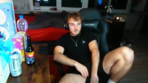 wollenjunge2006 online show from October 5, 6:45 pm