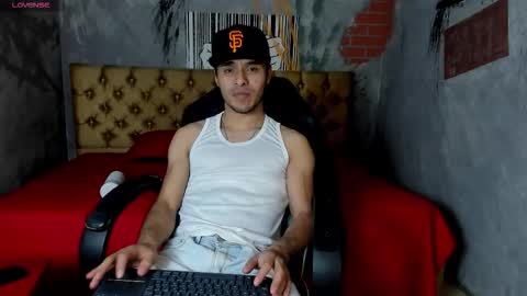 Snapshot of x_hache_x chatting on October 24, 7:37 pm X Hache X online show from October 24, 7:37 pm