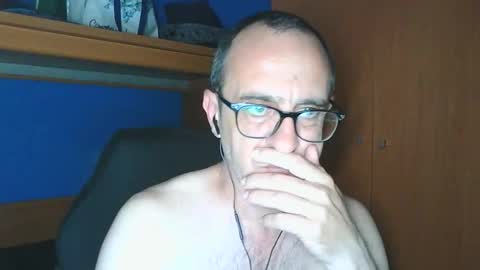 xjosuex69 online show from May 18, 11:31 pm