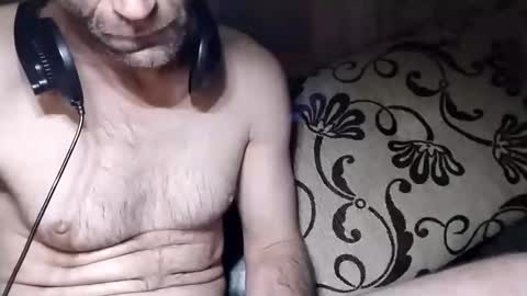 xploid1982 online show from February 18, 12:42 am