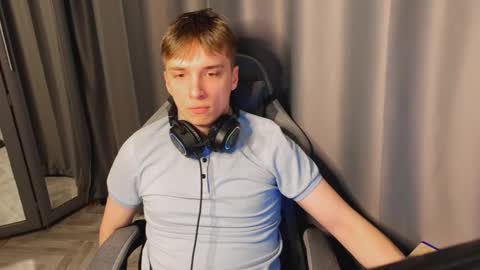 DerekHehe online show from January 11, 8:23 pm