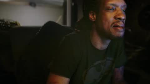 xxxjrstrokesxxx online show from February 3, 1:03 am