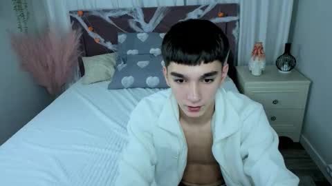 yamitwink online show from October 30, 9:05 pm