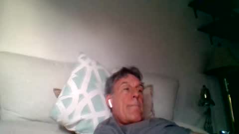 yeah_baby6988 online show from April 8, 2:01 am