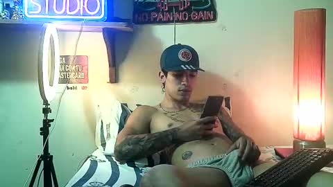 yeisoncastellanos1999 online show from May 5, 1:29 am