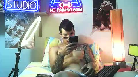 Snapshot of yeisoncastellanos1999 chatting on October 21, 7:06 pm yeisoncastellanos1999 online show from October 21, 7:06 pm