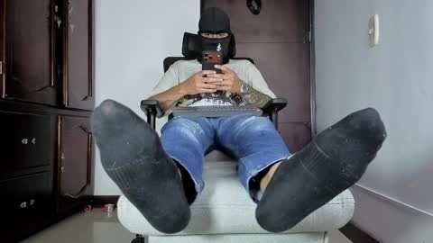 yeisongomezz online show from May 10, 4:52 pm