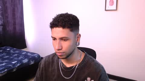 Yeff ind. model  online show from December 10, 6:28 pm