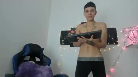 yherferson_45 online show from April 9, 11:22 pm