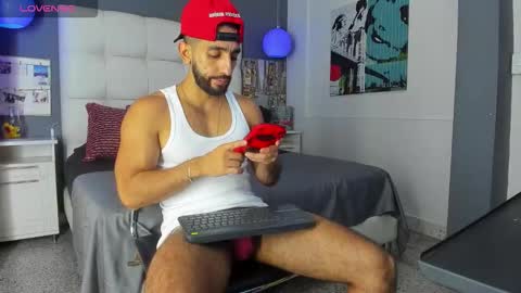 Yiyo online show from October 14, 9:44 pm