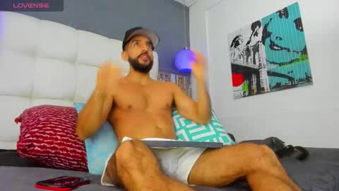 Yiyo online show from February 2, 3:27 am