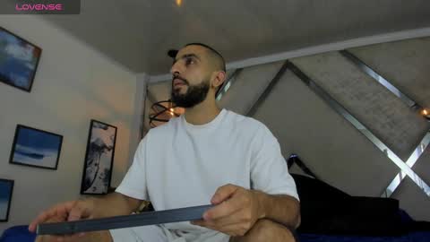 Yiyo online show from March 9, 4:16 am