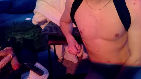 yngdesire1 online show from November 30, 1:24 pm