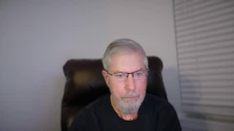 Colorado Guy Straight online show from December 14, 1:18 pm