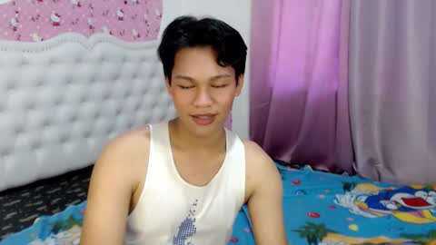 Snapshot of yourdreamboyxx chatting on October 3, 6:51 am HEN online show from October 3, 6:51 am