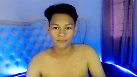 Snapshot of yourdreamboyxx chatting on October 5, 10:14 pm HEN online show from October 5, 10:14 pm